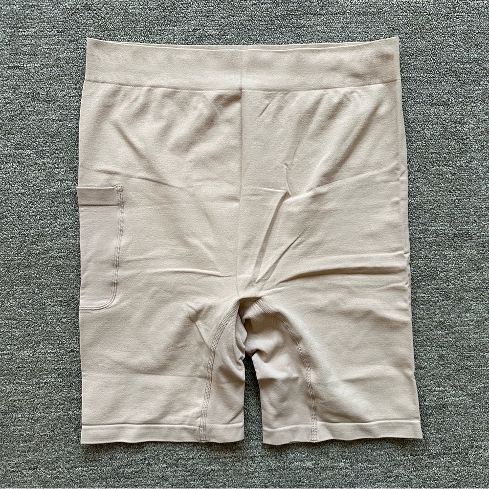 Thigh Society “The Cargo” shorts in Almond, size L/XL